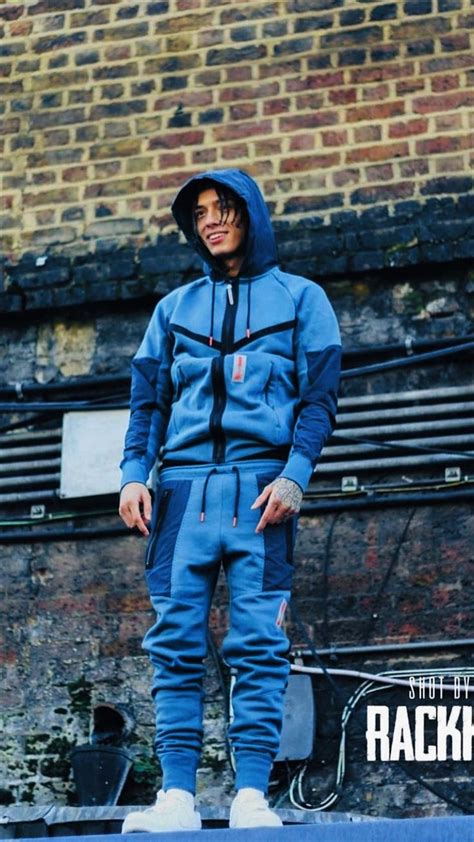Pin By Lollyrock On Central Cee Drip Outfit Men Nike Tech Fleece