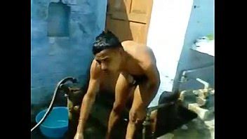 Indian Boy Bulge While Bathing Xvideos Com