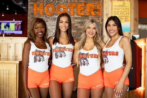 Hooters Of Spring Hill