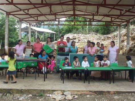 Tezonapa Veracruz Entregan Mobiliario A Las Escuelas De Las