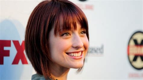 Smallville Actor Allison Mack Pleads Guilty In Sex Trafficking Case Celebrity Images