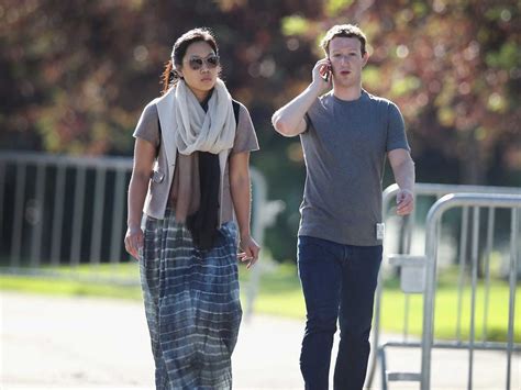 The Real Reason Mark Zuckerberg Wears The Same T Shirt Every Day