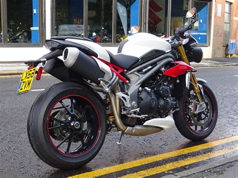 La sua speed triple 1050 spends more time under the knife or on the road. For Sale Triumph Triumph Speed Triple R 1050 ABS £9295 ...