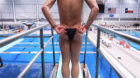 Tom Daley Teases His Tooshie In Latest Video
