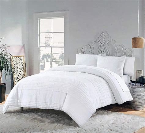 Urban Studio 3pc Duvet Set Solid White With A Textured