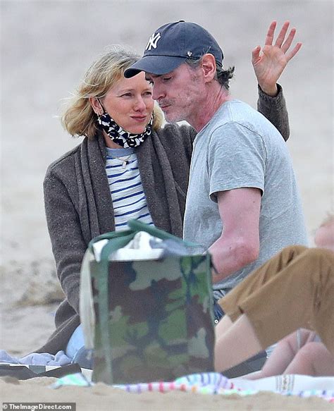 Naomi Watts Celebrates Her Babefriend Billy Crudup S Nd Birthday With A Picnic Daily Mail Online