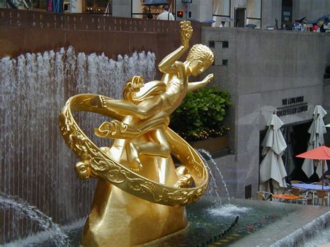 The Prometheus Statue At Rockefeller Center Toinen Linja