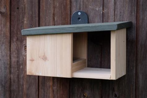 Wooden Robin Nest Box £3499 Wooden Bird Houses Homemade Bird Houses