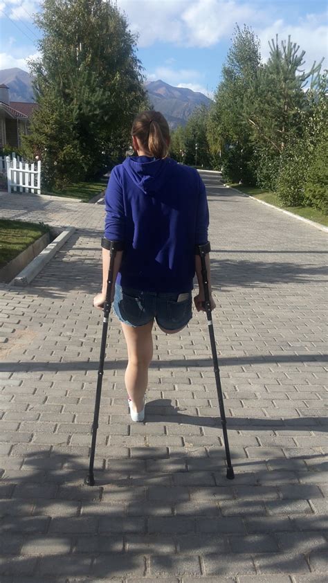 Women Amputee On Crutches E3d