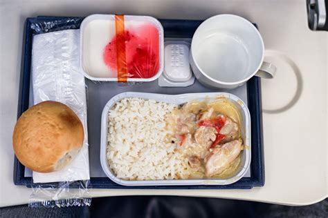 This Is The Real Reason Why Airplane Food Tastes So Bad Food
