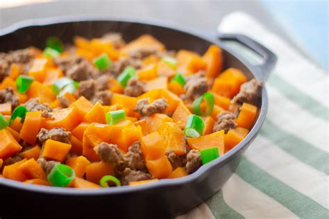 Add in pickle slices, diced red onion, or chopped tomatoes, and it's basically a this healthy ground beef skillet recipe is great for breakfast. Paleo Ground Beef and Sweet Potato Meal - Allergyummy