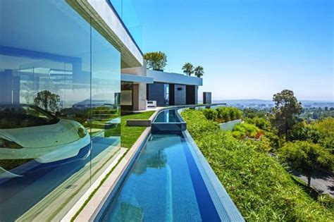 Top 10 Most Amazing Houses With Garden Presented On Designrulz