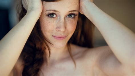 wallpaper 2150x1209 px chad suicide charlotte herbert closeup face freckles green eyes