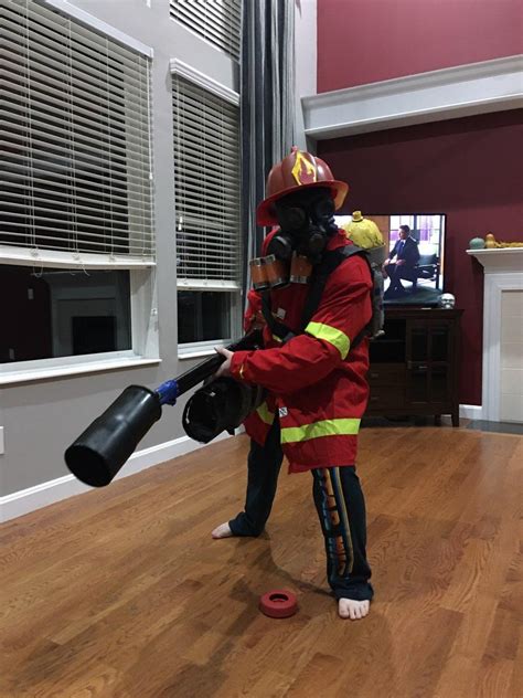 Rate My Pyro Costume With The Firefighter Cosmetics Tf2