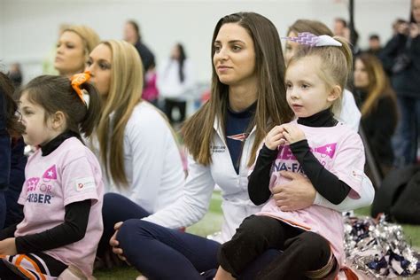 Patriots Cheerleaders Host Youth Clinic The Boston Globe