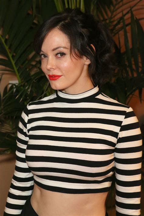 Rose Mcgowan Falls Victim To Nyc Smoke Bomb Attack And We Thought This