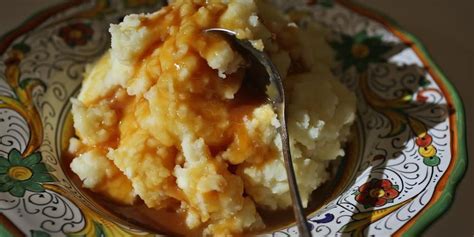How To Make Mashed Potatoes And Gravy The Right Way