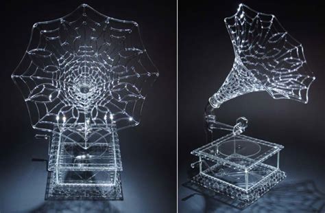 Amazing Glass Sculptures With Incredible Details By Robert Mickelson Design Swan