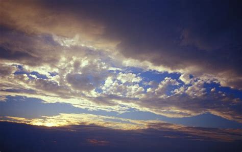 Free Image Of Beautiful And Dramatic Blue Sky At Sunset