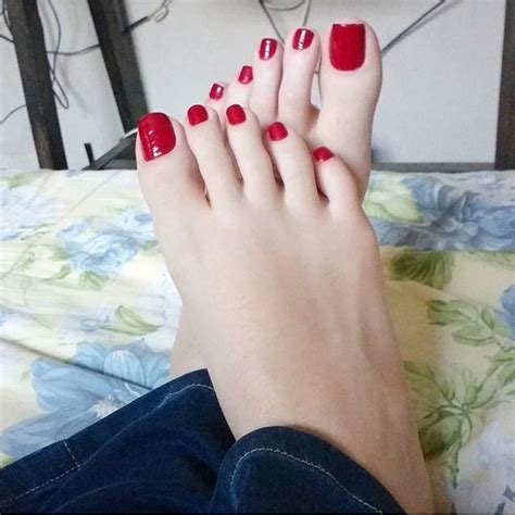 Red Toenail Polish Arts Nail Arts Desgin Pretty Toe Nails Pretty Toes Feet Soles Womens