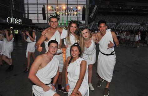 Photos Thousands Pack Stadium For Toga Party Otago Daily Times