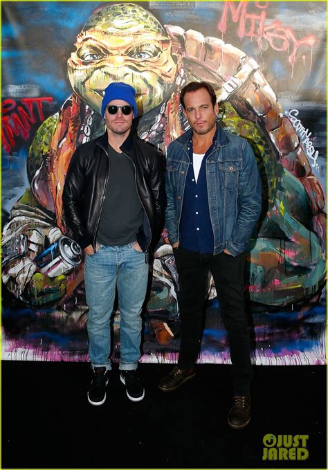 Actor stephen amell confirmed wednesday that he was taken off a delta flight earlier this week following an onboard dispute, but says that, contrary to the arrow star, 40, tweeted that he got into an argument with his wife, cassandra jean amell, monday afternoon on a plane scheduled to fly. Stephen Amell Promotes 'Turtles' Down Under with Wife ...