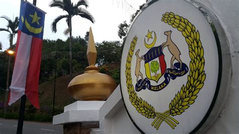 When raja melewar died in 1795, instead. Angkat sumpah jawatan Yang Dipertua Negeri Melaka 5 Jun ...