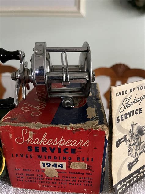Vintage Shakespeare Service Model Ff Antique Fishing Reel With Box