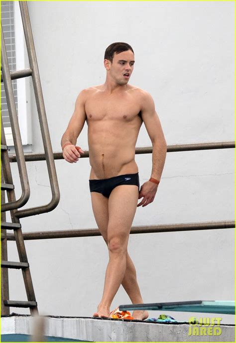 Tom Daley Bares His Crazy Abs During Diving Practice Photo