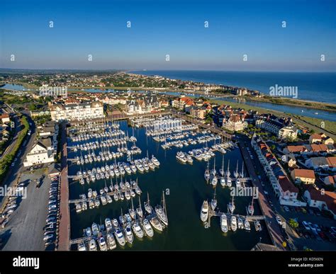 Dives Sur Mer High Resolution Stock Photography And Images Alamy