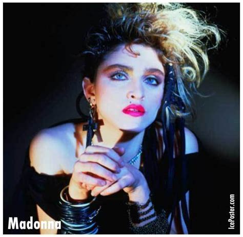 Podría decirse que esta canción es una de las más importantes de los años 80 , pues la irreverencia, la rebeldía publicado en 1984 , 'like a virgin' llegó a posicionarse en el puesto número uno del billboard 200 , además de llegar a la cima de las listas internacionales. Retro Fashion 80's madonna