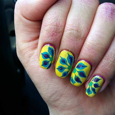 Her clients include sephora, target, and vogue. 27+ Floral Nail Art Designs, Ideas | Design Trends ...