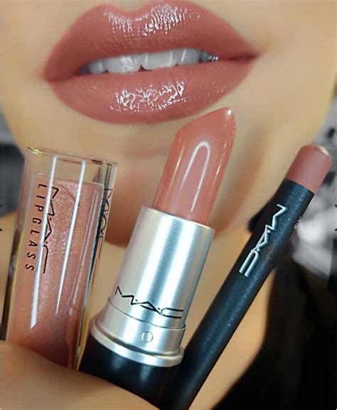 Amazing Color Mac Shiny By Makeupbyesra Makeup Lip Nudelip Lipstick