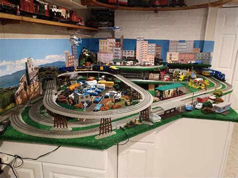 George's fun Lionel layout - Model railroad layouts plansModel railroad