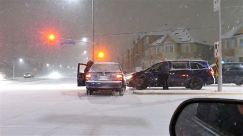 Snow Hits Mississauga And Its Coming For Toronto Cbc News