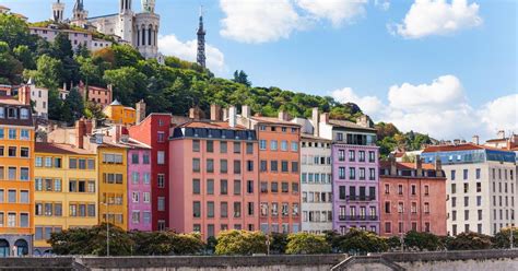 La durée totale du vol entre brest et lyon est d'environ 01:37 heures, en considérant une. Vols Brest Lyon pas chers à partir de 43 € - KAYAK