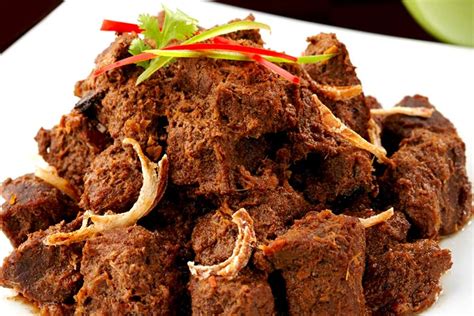 Di resep ini, ikan yang digunakan sesuai selera dan ketersediaan bahan. 12 Makanan Khas Padang untuk Penuhi Hasrat Kulineran ...