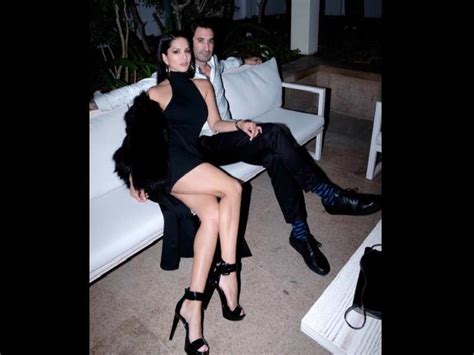 Sunny Leone Looks Bewitching In Black As She Strikes A Pose With Hubby