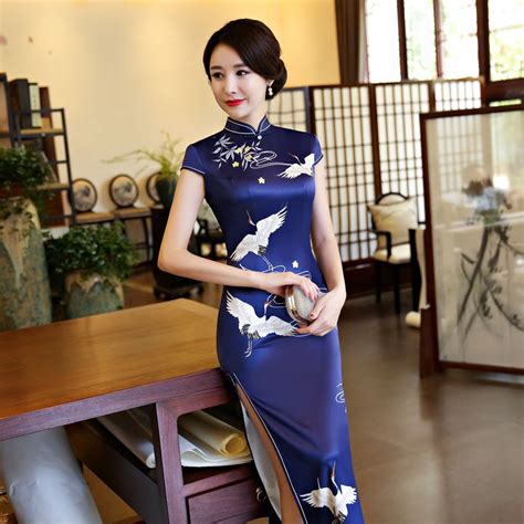 Hot Sale Traditional Chinese Dresses Women Long Qipao Dress New Silk Satin Qipao Sexy Slim
