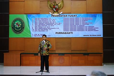 Pengadilan Negeri Jakarta Timur Pengantar Tugas Hakim Panitera