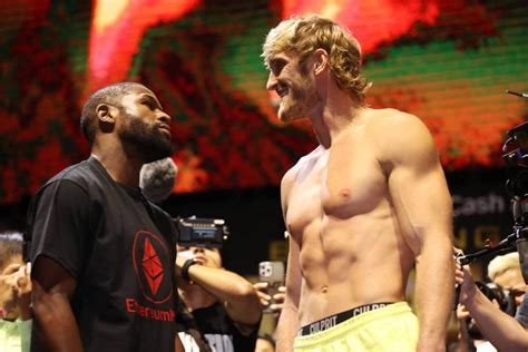Floyd Mayweather Vs Logan Paul Fighters Weigh In Before Sunday Bout