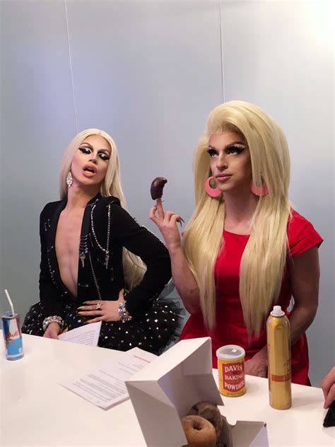 Miz Cracker On Twitter Eating A Donut While Aquariaofficial Looks On