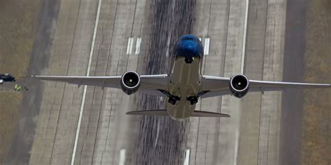 Boeing 787 Dreamliner Pilot Performs Near Vertical Take Off Ahead Of