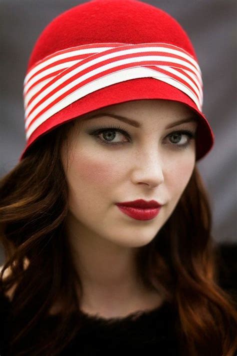 Order today with free shipping. Comment porter le chapeau rouge avec du style - Archzine.fr