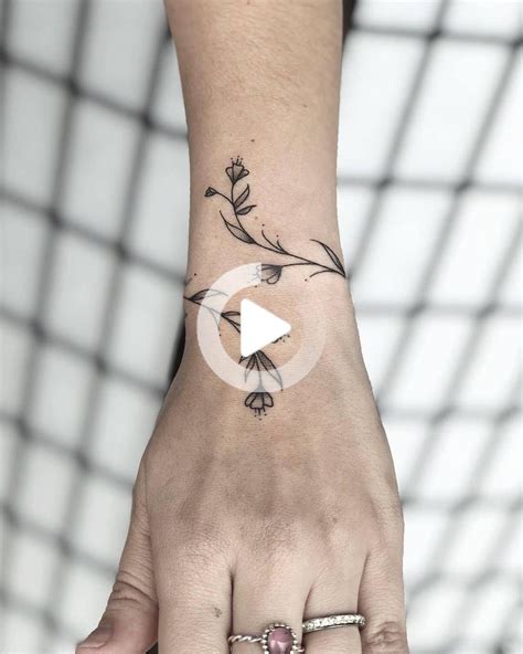 Dövme Dövmemodelleri In 2020 Tattoo Bracelet Tattoos Wrap Around