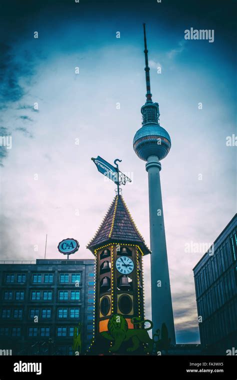 Berlin Clock Tower Stock Photos And Berlin Clock Tower Stock Images Alamy