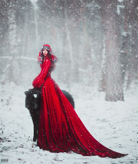 Фото Девушка в красном длинном платье стоит рядом с козлом фотограф Светлана Беляева