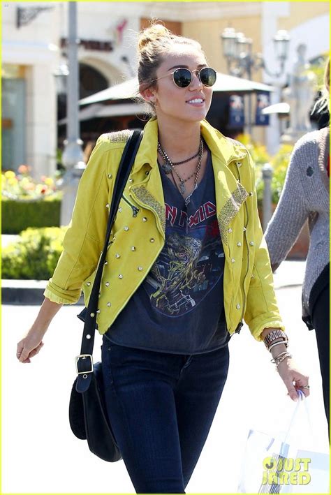 Miley Cyrus Street Style Celebrity Street Style Celebrity Outfits