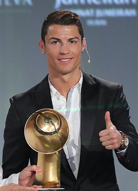 Fotos Cristiano Ronaldo Recebe Prêmio Em Dubai 28122013 Uol Esporte
