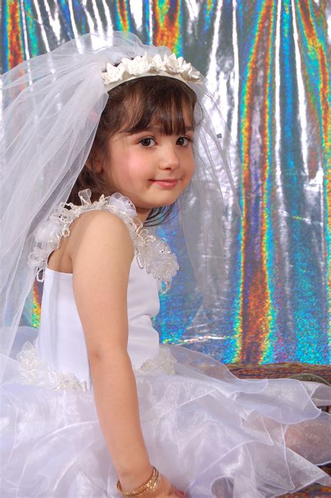In the beginning there were mistakes, but as she started to work with designers. Dress Small - Make You Look Like A Princess - Always Fashion